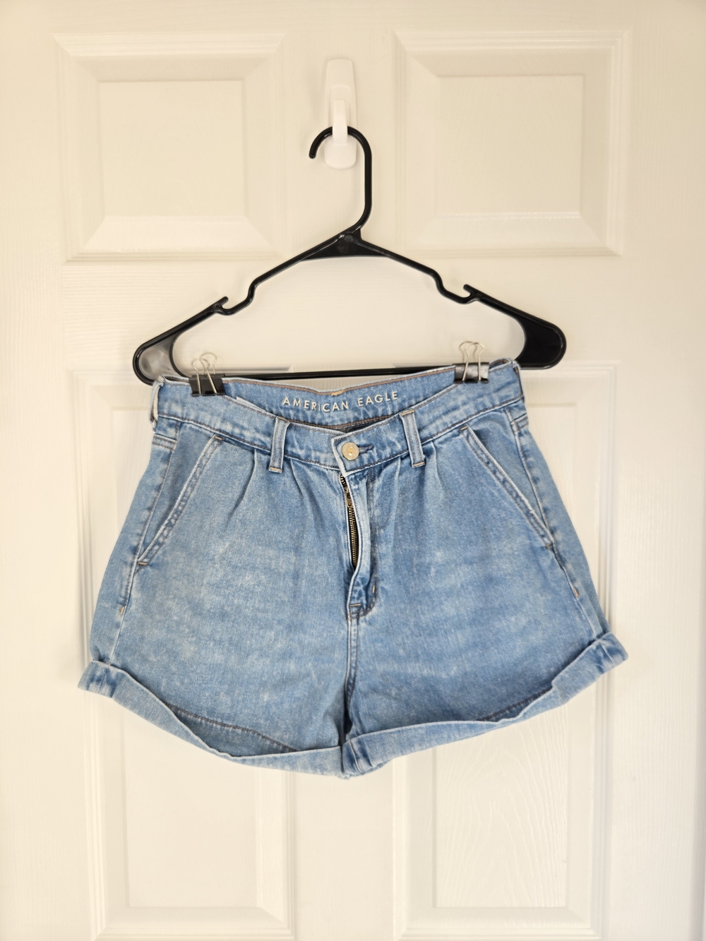 American Eagle Outfitters Light Blue Rolled Hem Denim Pleated Shorts Size 6